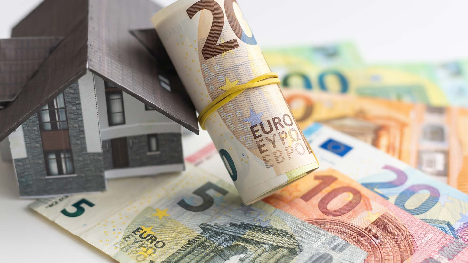 modellhaus_auf_euroscheinen