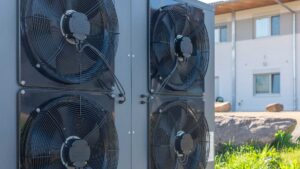 waermepumpen_im_wohnblock