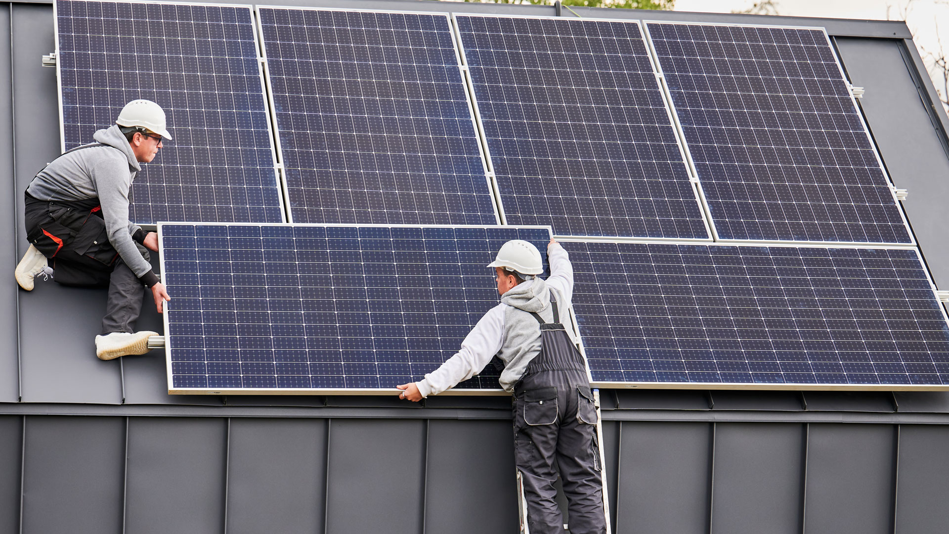 Installatuere_installieren_PV_Anlage